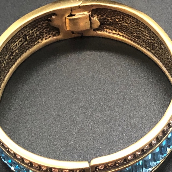 Heidi Daus 🆕 “Captivating Gigi” bangle baguettes bracelet M/L - Picture 11 of 11